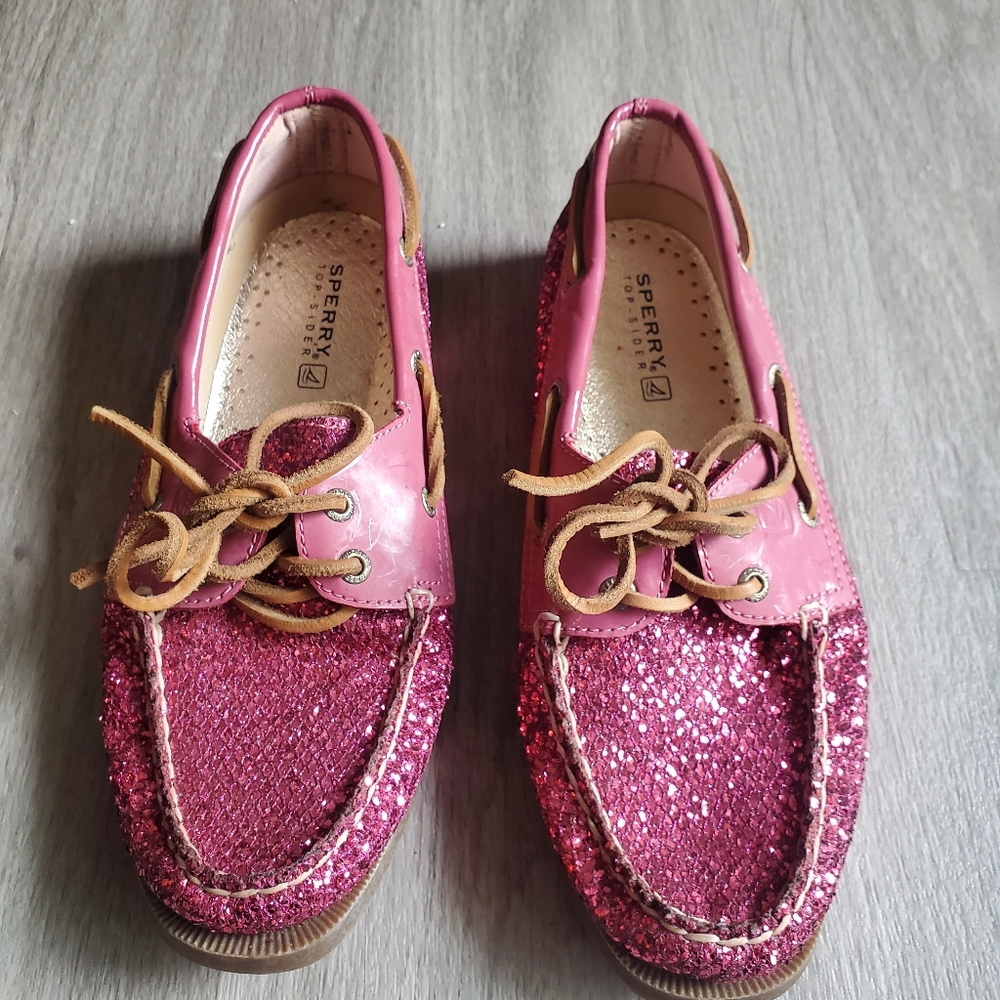 Hot pink glitter Sperry top spider shoes!